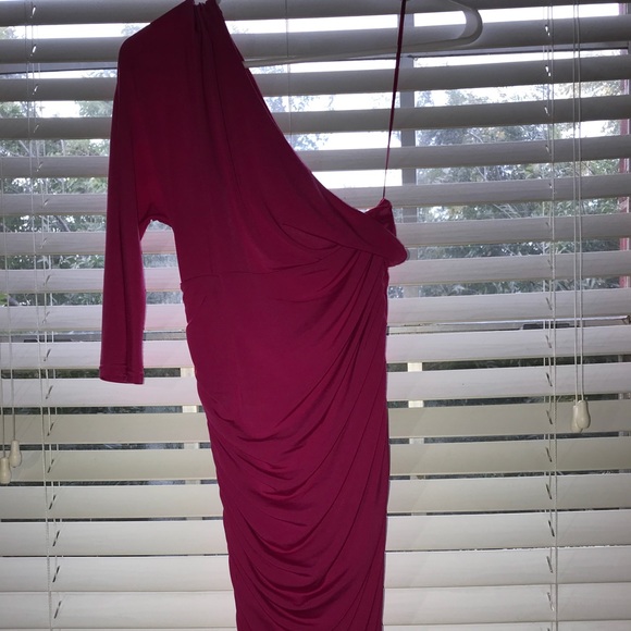 Beautiful dress, only used once! - Picture 1 of 4